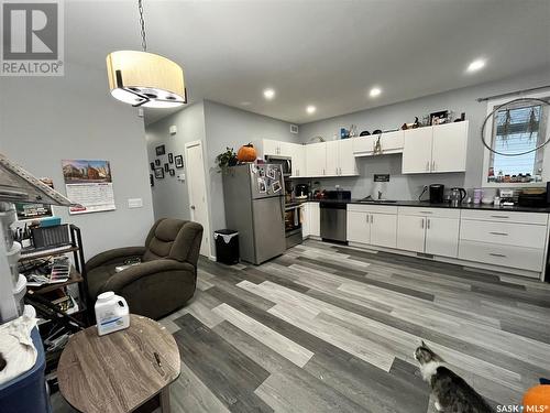 333 S Avenue S, Saskatoon, SK - Indoor Photo Showing Kitchen