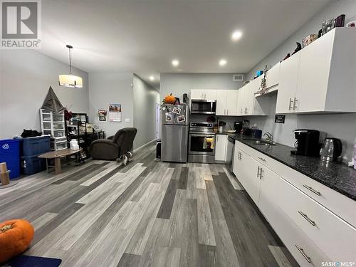 333 S Avenue S, Saskatoon, SK - Indoor Photo Showing Kitchen