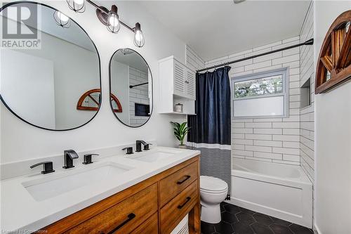 114 Rife Avenue, Cambridge, ON - Indoor Photo Showing Bathroom