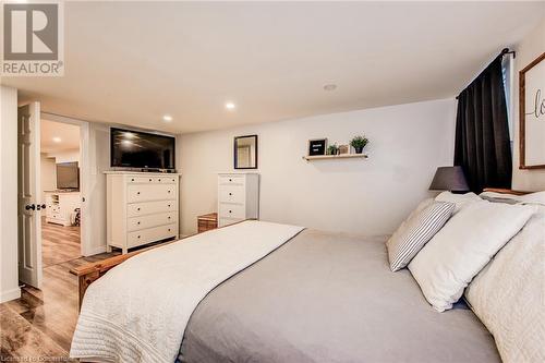 114 Rife Avenue, Cambridge, ON - Indoor Photo Showing Bedroom