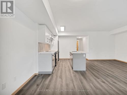 B107 - 3453 Victoria Park Avenue, Toronto, ON - Indoor Photo Showing Kitchen