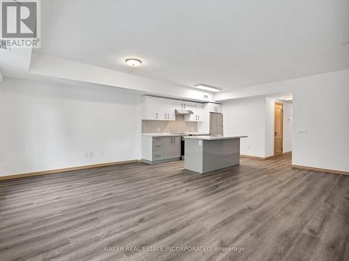 B107 - 3453 Victoria Park Avenue, Toronto, ON - Indoor Photo Showing Kitchen