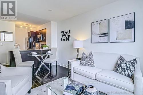 705 - 27 Rean Drive, Toronto, ON - Indoor Photo Showing Living Room