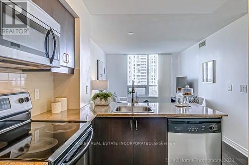 705 - 27 Rean Drive, Toronto, ON - Indoor Photo Showing Kitchen