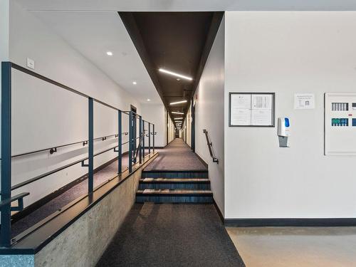 Corridor - 623-3043 Rue Sherbrooke E., Montréal (Rosemont/La Petite-Patrie), QC - Indoor Photo Showing Other Room