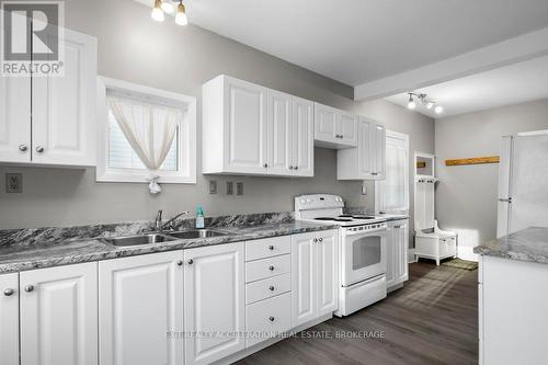 191 Bridge Street W, Greater Napanee, ON - Indoor Photo Showing Kitchen With Double Sink