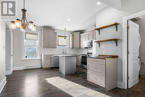 191 Bridge Street W, Greater Napanee, ON - Indoor Photo Showing Kitchen