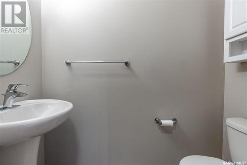 B 3905 James Hill Road, Regina, SK - Indoor Photo Showing Bathroom