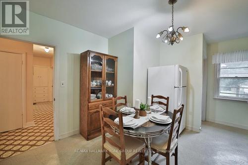 82 Oxford Street, Richmond Hill, ON - Indoor Photo Showing Dining Room