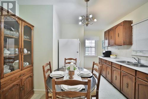 82 Oxford Street, Richmond Hill, ON - Indoor Photo Showing Dining Room