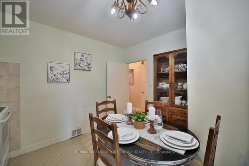 82 Oxford Street, Richmond Hill, ON - Indoor Photo Showing Dining Room