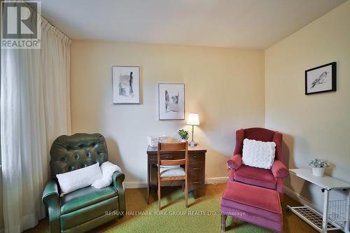 82 Oxford Street, Richmond Hill, ON - Indoor Photo Showing Bedroom