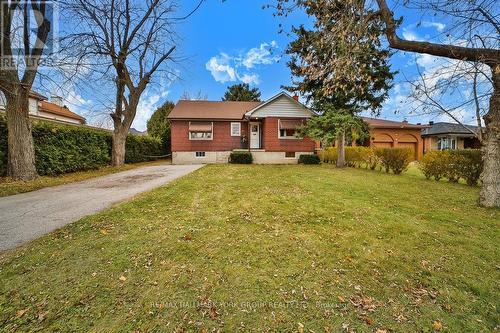 82 Oxford Street, Richmond Hill, ON - Outdoor