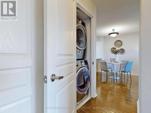 1203 - 330 Red Maple Road, Richmond Hill, ON - Indoor Photo Showing Laundry Room