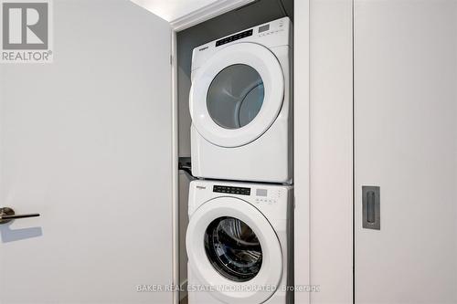 806 - 160 Kingsway Crescent, Toronto, ON - Indoor Photo Showing Laundry Room