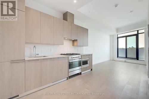 806 - 160 Kingsway Crescent, Toronto, ON - Indoor Photo Showing Kitchen