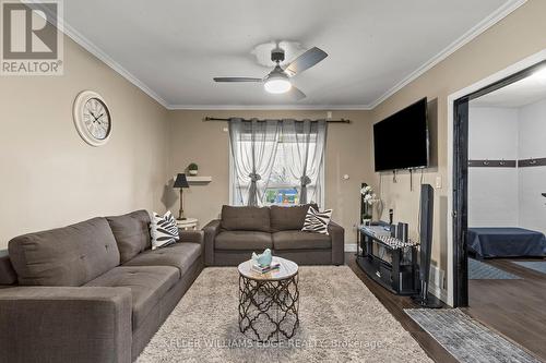 47 Dalkeith Avenue, Hamilton, ON - Indoor Photo Showing Living Room