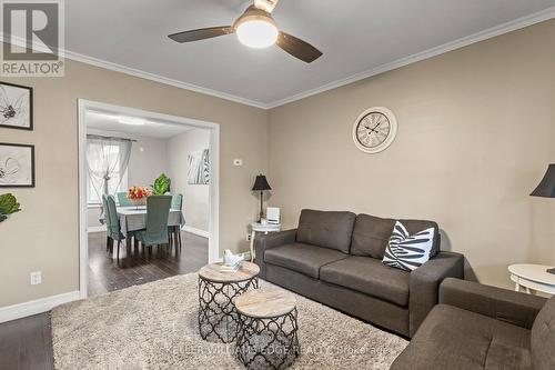 47 Dalkeith Avenue, Hamilton, ON - Indoor Photo Showing Living Room