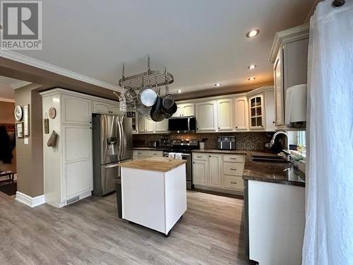 144 Church St, Sault Ste. Marie, ON - Indoor Photo Showing Kitchen