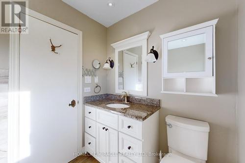 8166 Appleby Line, Milton, ON - Indoor Photo Showing Bathroom