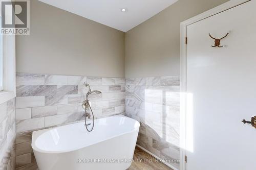 8166 Appleby Line, Milton, ON - Indoor Photo Showing Bathroom