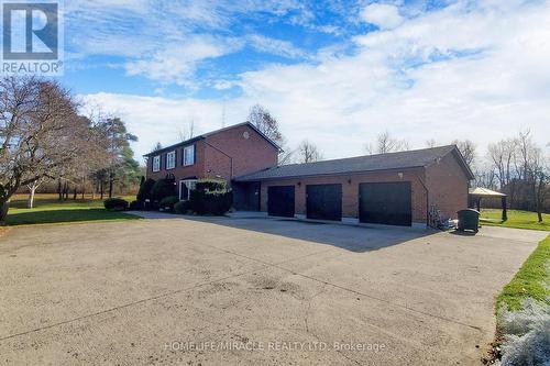 8166 Appleby Line, Milton, ON - Outdoor