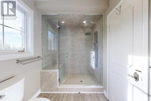 8166 Appleby Line, Milton, ON - Indoor Photo Showing Bathroom