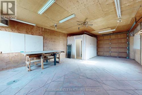 8166 Appleby Line, Milton, ON - Indoor Photo Showing Garage