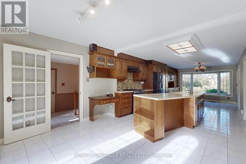 8166 Appleby Line, Milton, ON - Indoor Photo Showing Kitchen