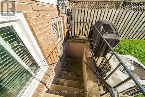 32 Morningside Drive, Hamilton, ON - Indoor Photo Showing Other Room