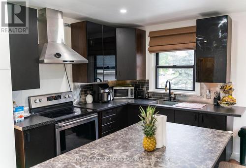 583 Burnham Street, Cobourg, ON - Indoor Photo Showing Kitchen With Upgraded Kitchen