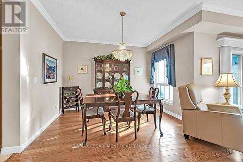 601 - 3000 Creekside Drive, Hamilton, ON - Indoor Photo Showing Dining Room