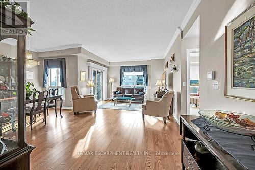 601 - 3000 Creekside Drive, Hamilton, ON - Indoor