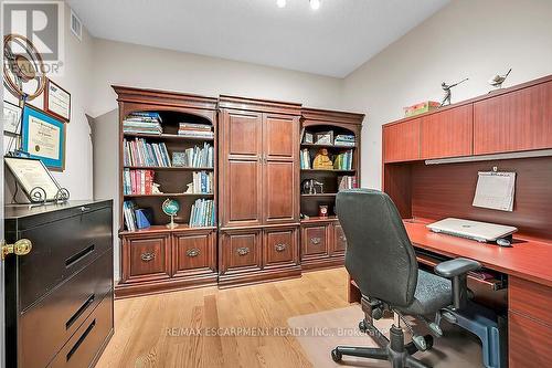 601 - 3000 Creekside Drive, Hamilton, ON - Indoor Photo Showing Office