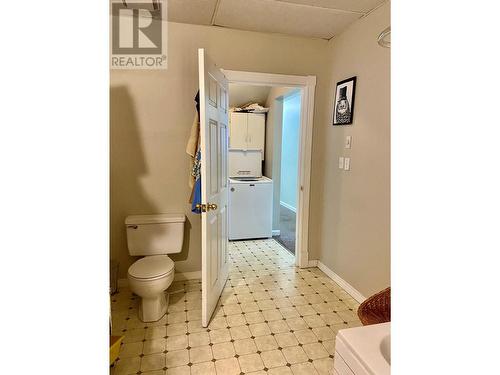 1950 First Avenue, Rossland, BC - Indoor Photo Showing Bathroom