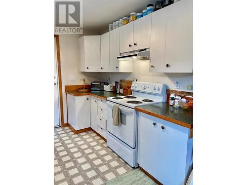 1950 First Avenue, Rossland, BC - Indoor Photo Showing Kitchen