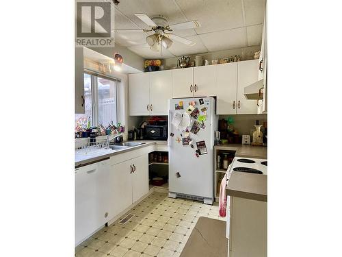 1950 First Avenue, Rossland, BC - Indoor Photo Showing Kitchen