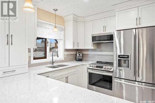 26 Kindrachuk Crescent, Saskatoon, SK - Indoor Photo Showing Kitchen With Double Sink With Upgraded Kitchen