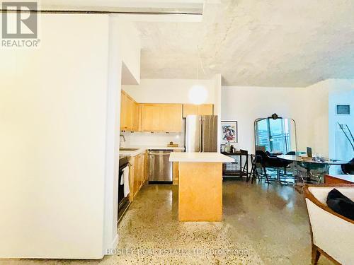 605 - 50 Camden Street, Toronto, ON - Indoor Photo Showing Kitchen