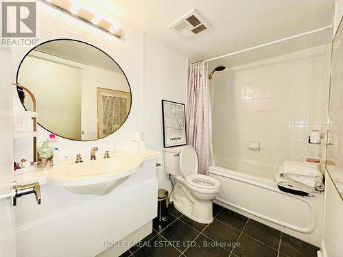 605 - 50 Camden Street, Toronto, ON - Indoor Photo Showing Bathroom