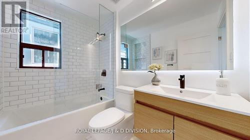 38 Fielding Avenue, Toronto, ON - Indoor Photo Showing Bathroom