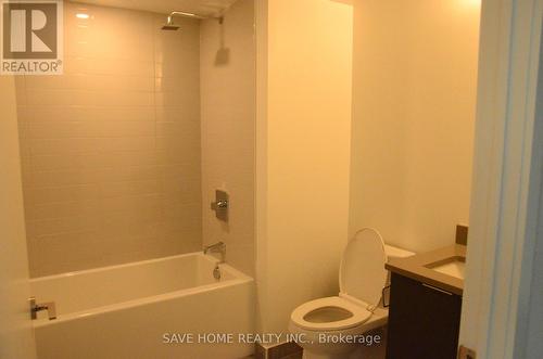 2315 - 2031 Kennedy Road E, Toronto, ON - Indoor Photo Showing Bathroom