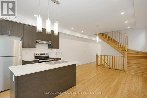 788 Kootenay Path, Oshawa, ON - Indoor Photo Showing Kitchen With Double Sink With Upgraded Kitchen