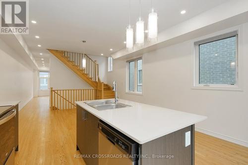 788 Kootenay Path, Oshawa, ON - Indoor Photo Showing Kitchen With Double Sink