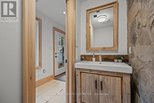 13567 2Nd Line, Milton, ON - Indoor Photo Showing Bathroom