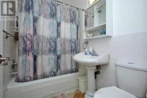 36 Newlin Crescent, Toronto, ON - Indoor Photo Showing Bathroom