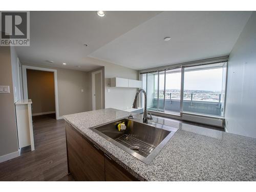 2501 489 Interurban Way, Vancouver, BC - Indoor Photo Showing Kitchen