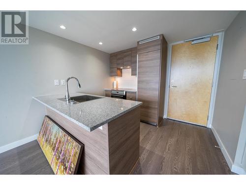 2501 489 Interurban Way, Vancouver, BC - Indoor Photo Showing Kitchen