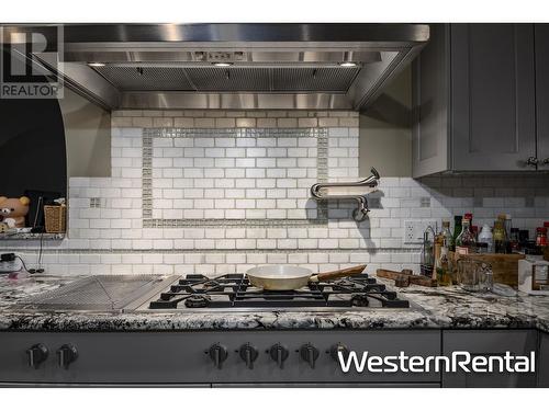 Wesbrook Crescent, Vancouver, BC - Indoor Photo Showing Kitchen