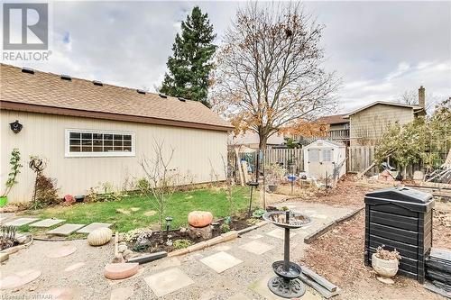 View of yard featuring a storage shed - 476 Prospect Street, Kitchener, ON 